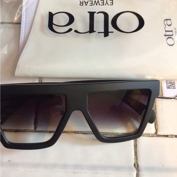 SALE! OTRA Rae shield Sunnies * read - Picture 4 of 8